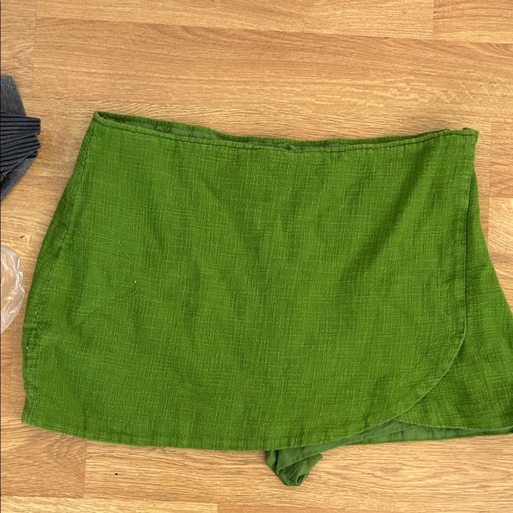 Abercrombie & Fitch Green Skort